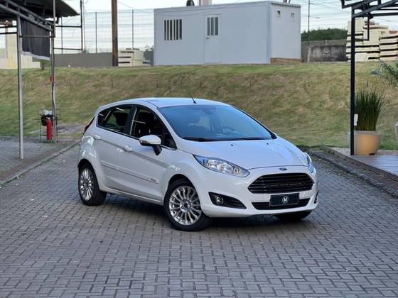 FORD FIESTA 1.0 ECOBOOST TITANIUM PLUS HATCH 12V GASOLINA 4P POWERSHIFT FORD FIESTA 1.0 ECOBOOST TITANIUM PLUS HATCH 12V GASOLINA 4P POWERSHIFT